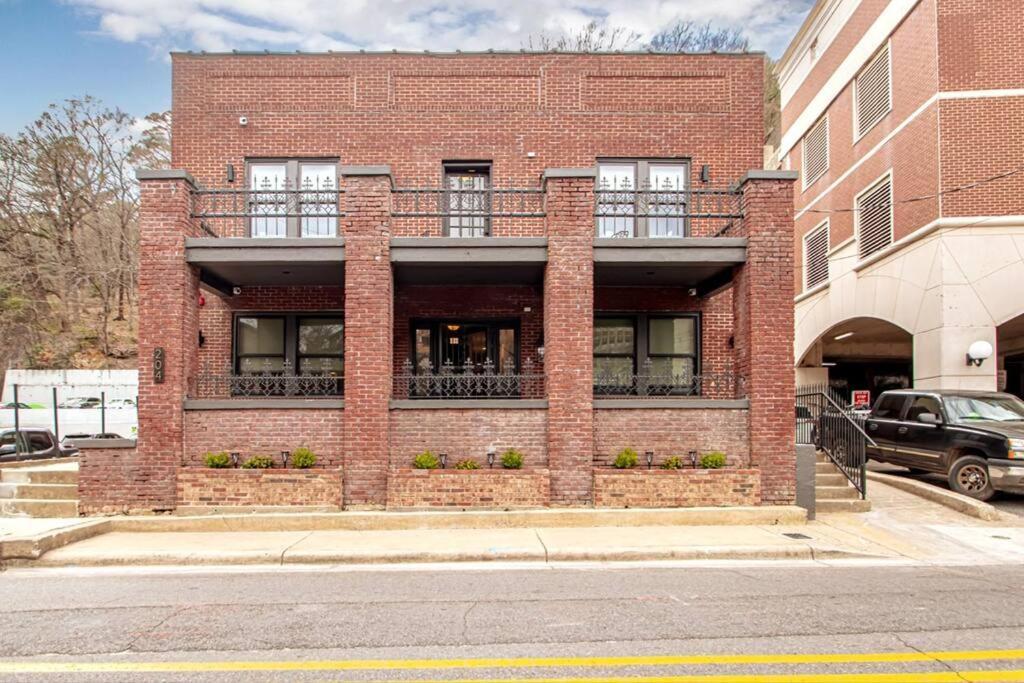 Steps To Bathhouses, Historic Downtown # 201 Apartment