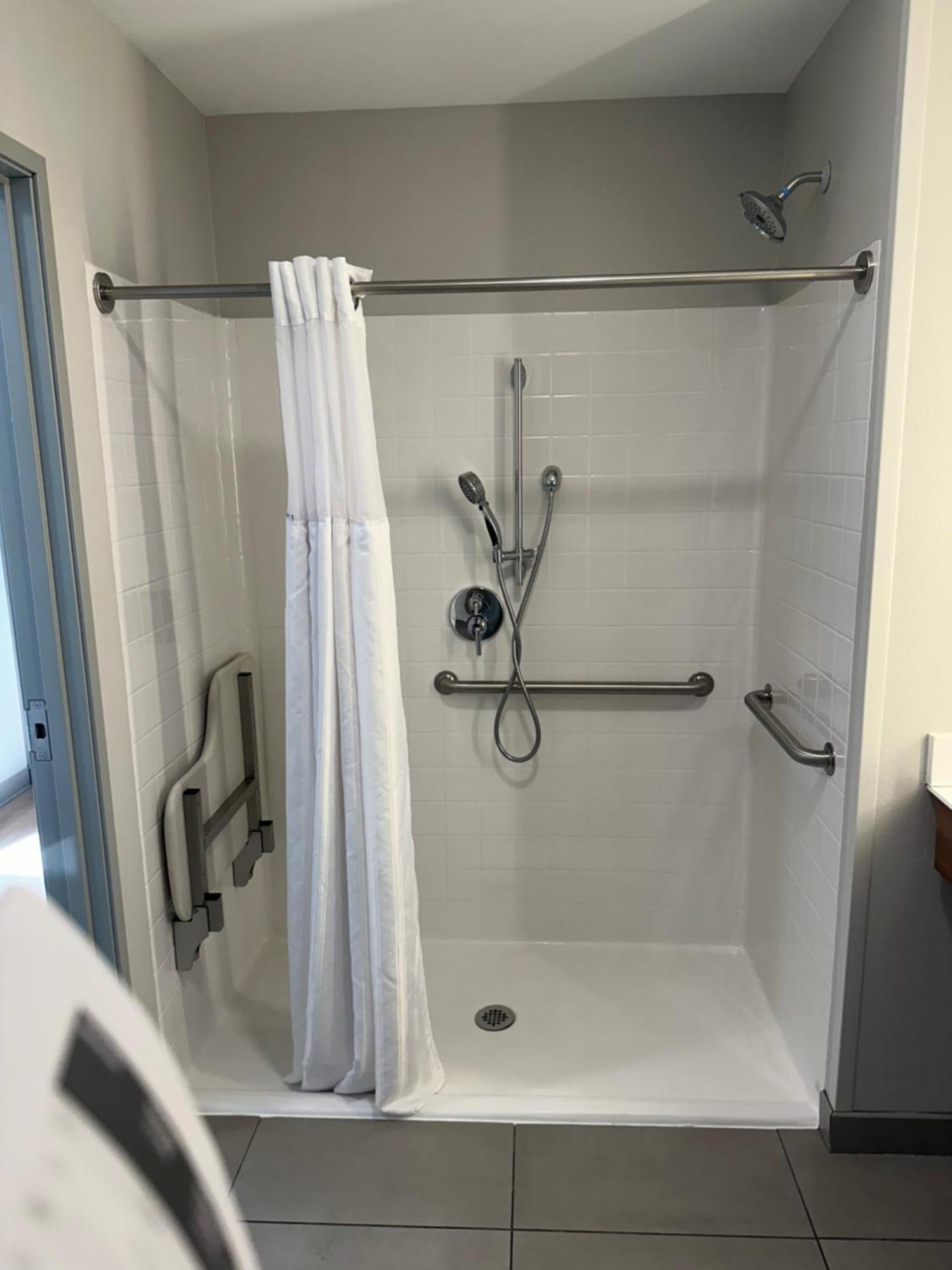Microtel & By Wyndham 2*