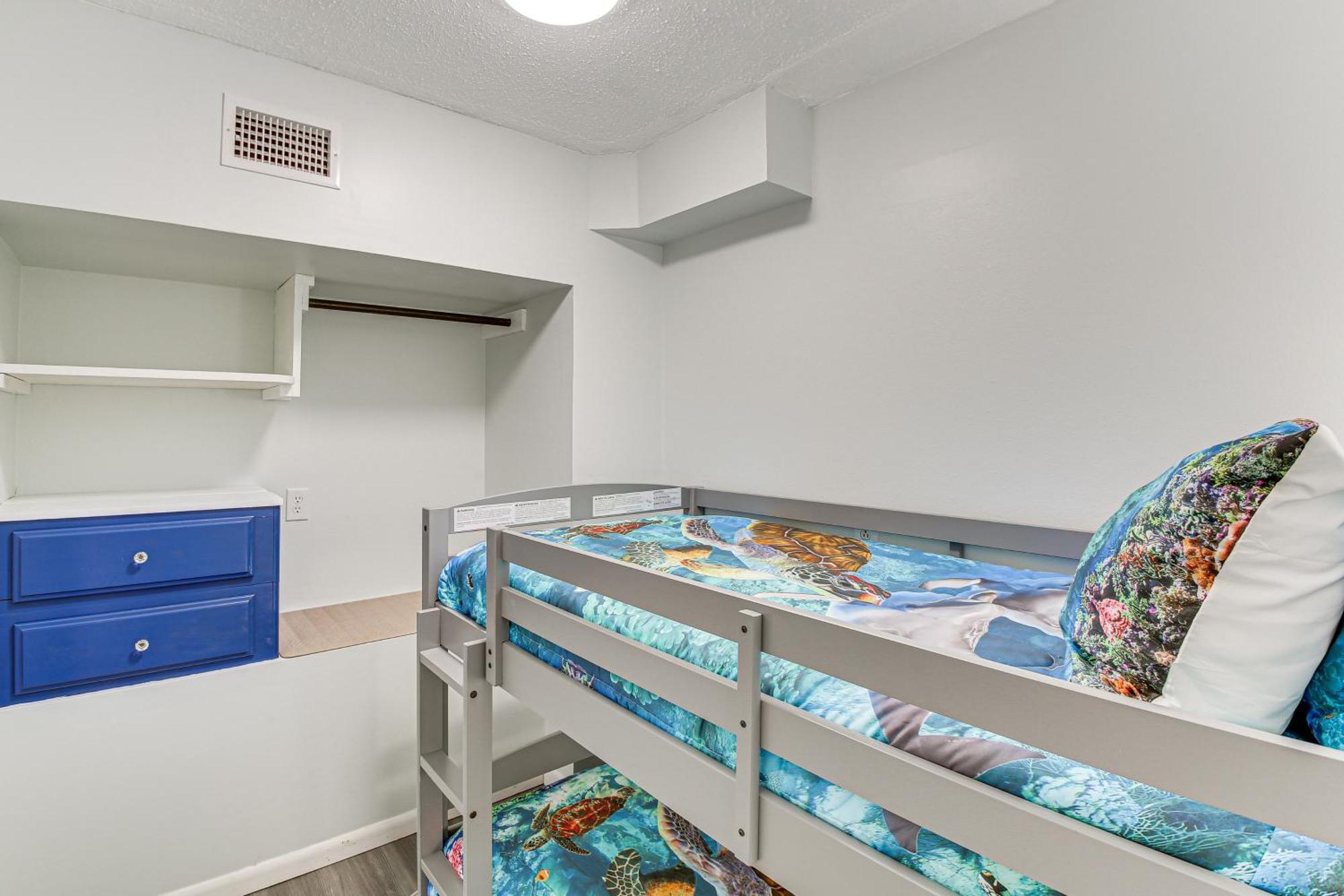 Holiday home Retreat With Private Dock And Hot Tub! *
