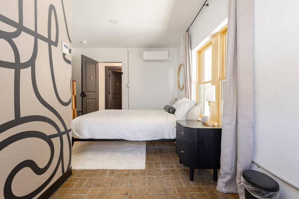 Apartment Walk To Bathhouses, Historic Dtwn Building, # 302 Hot Springs