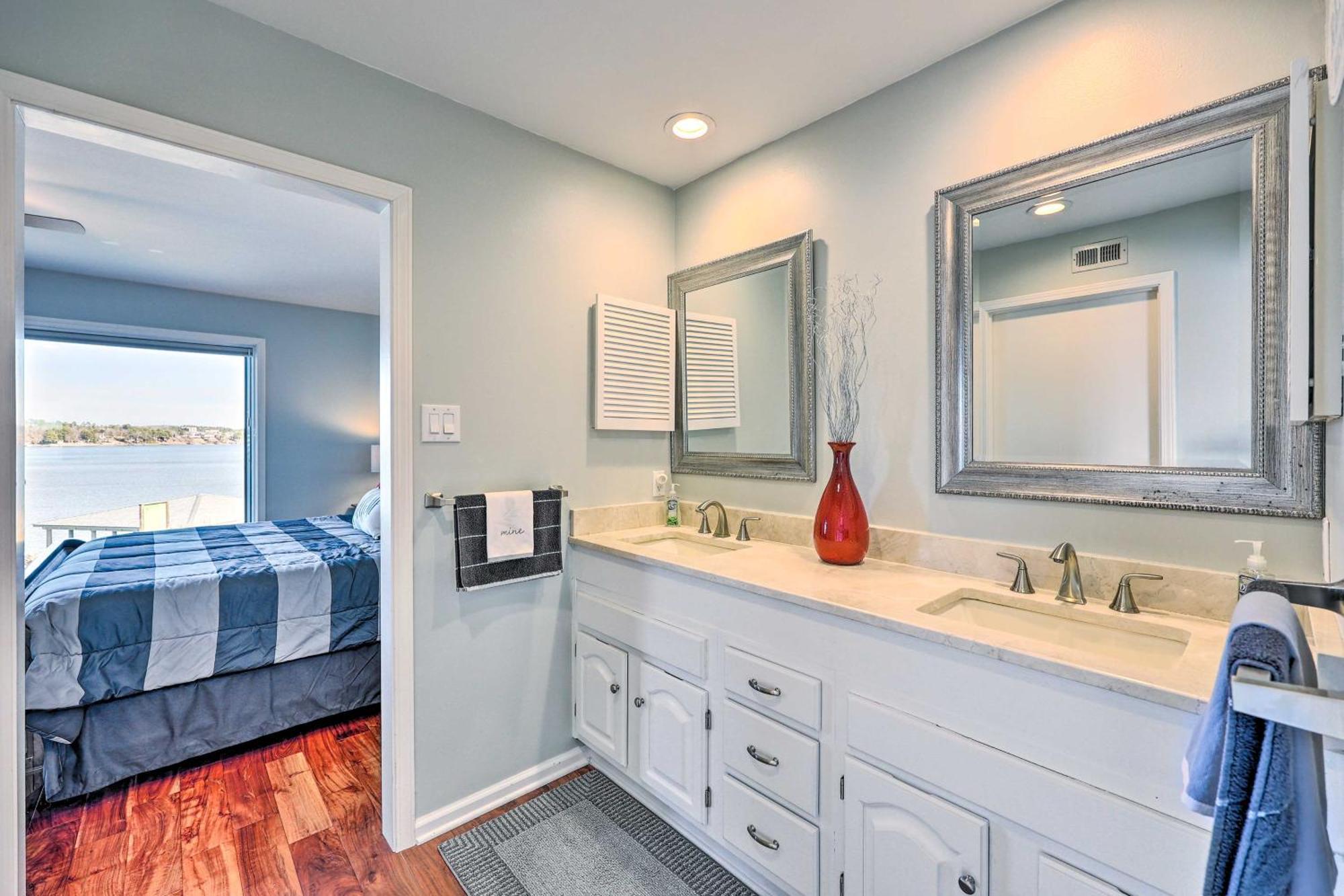 Waterfront With Pool Access! *