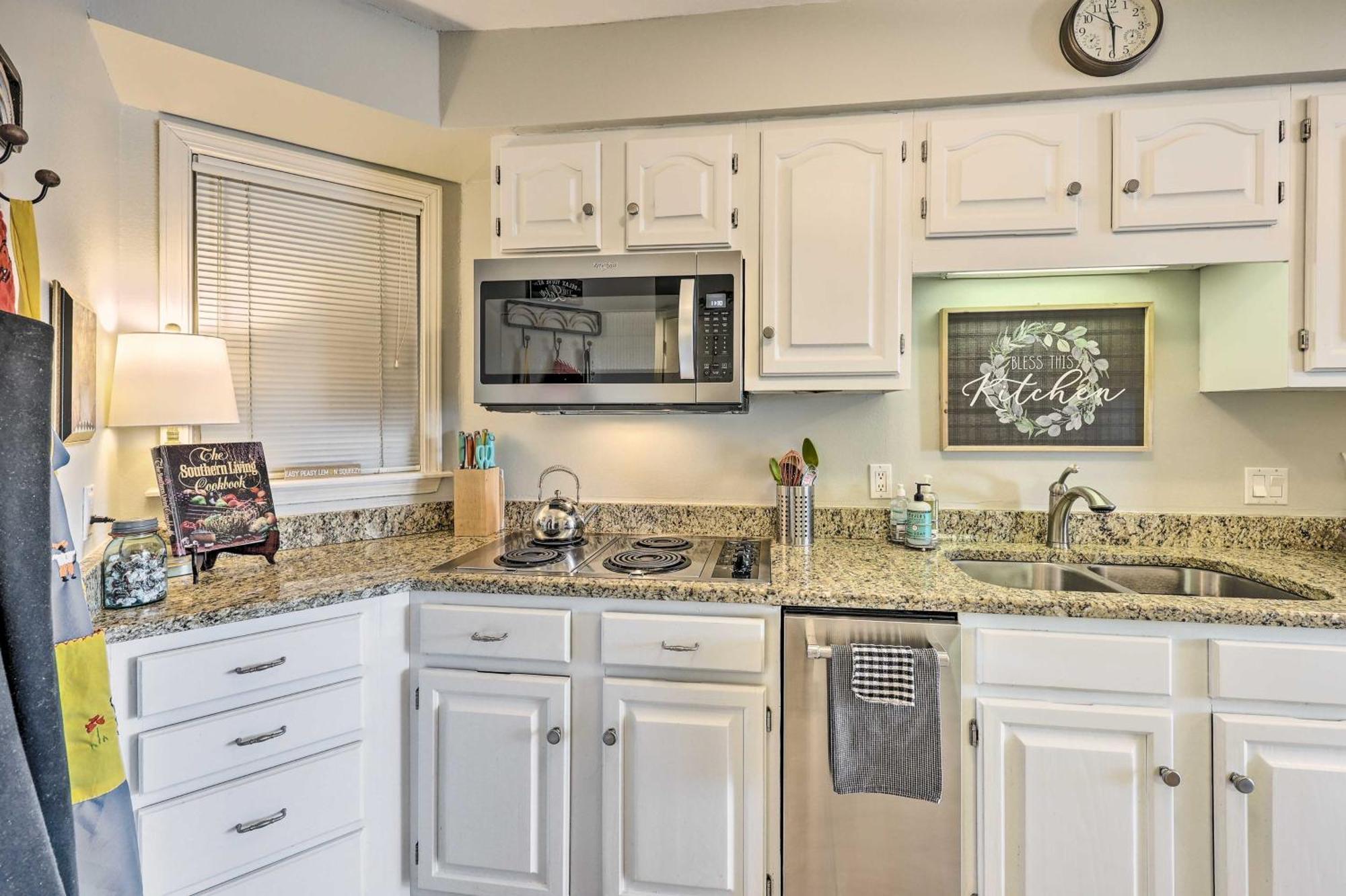Waterfront With Pool Access! *