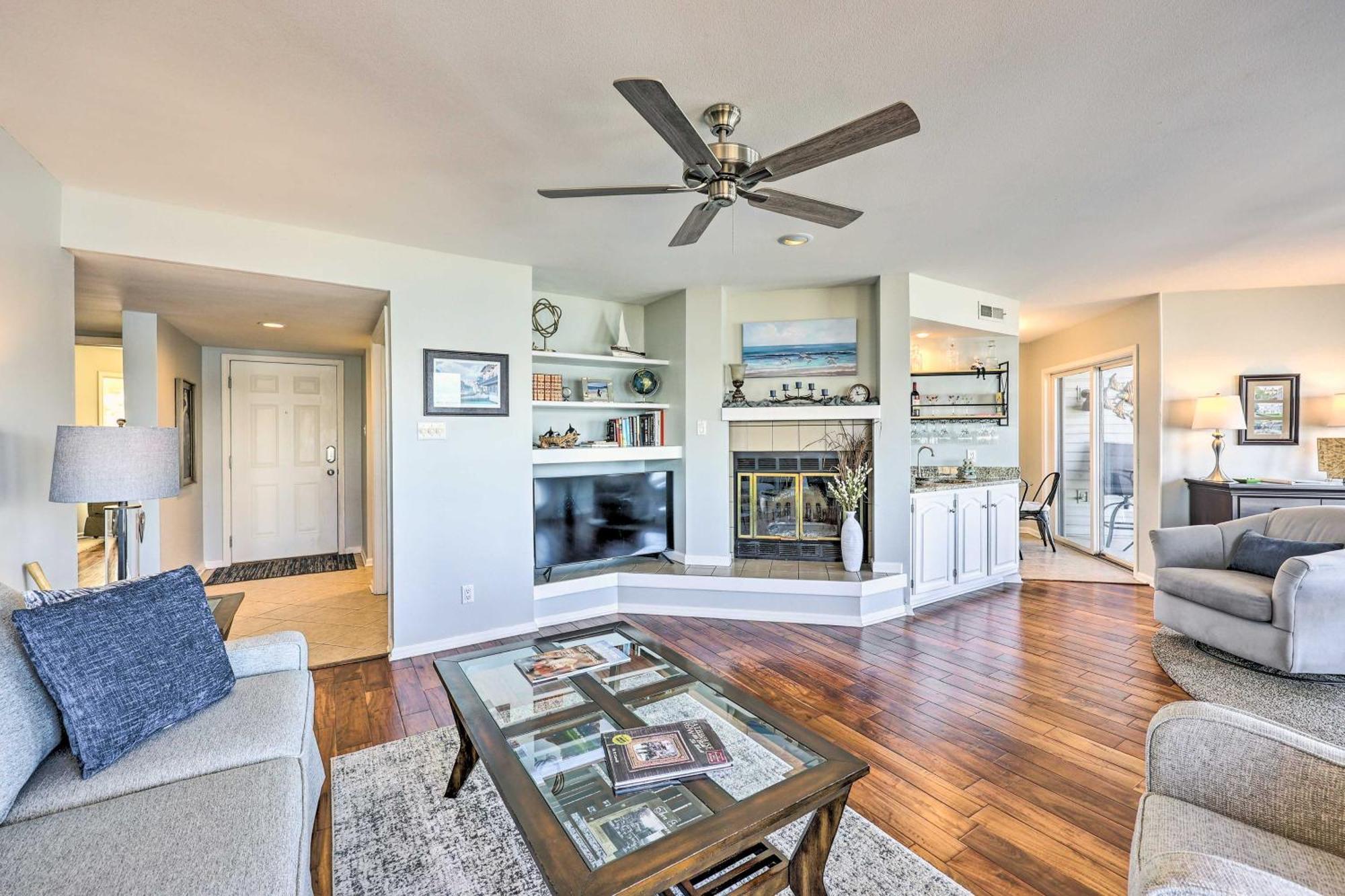 Apartment Waterfront With Pool Access! Hot Springs