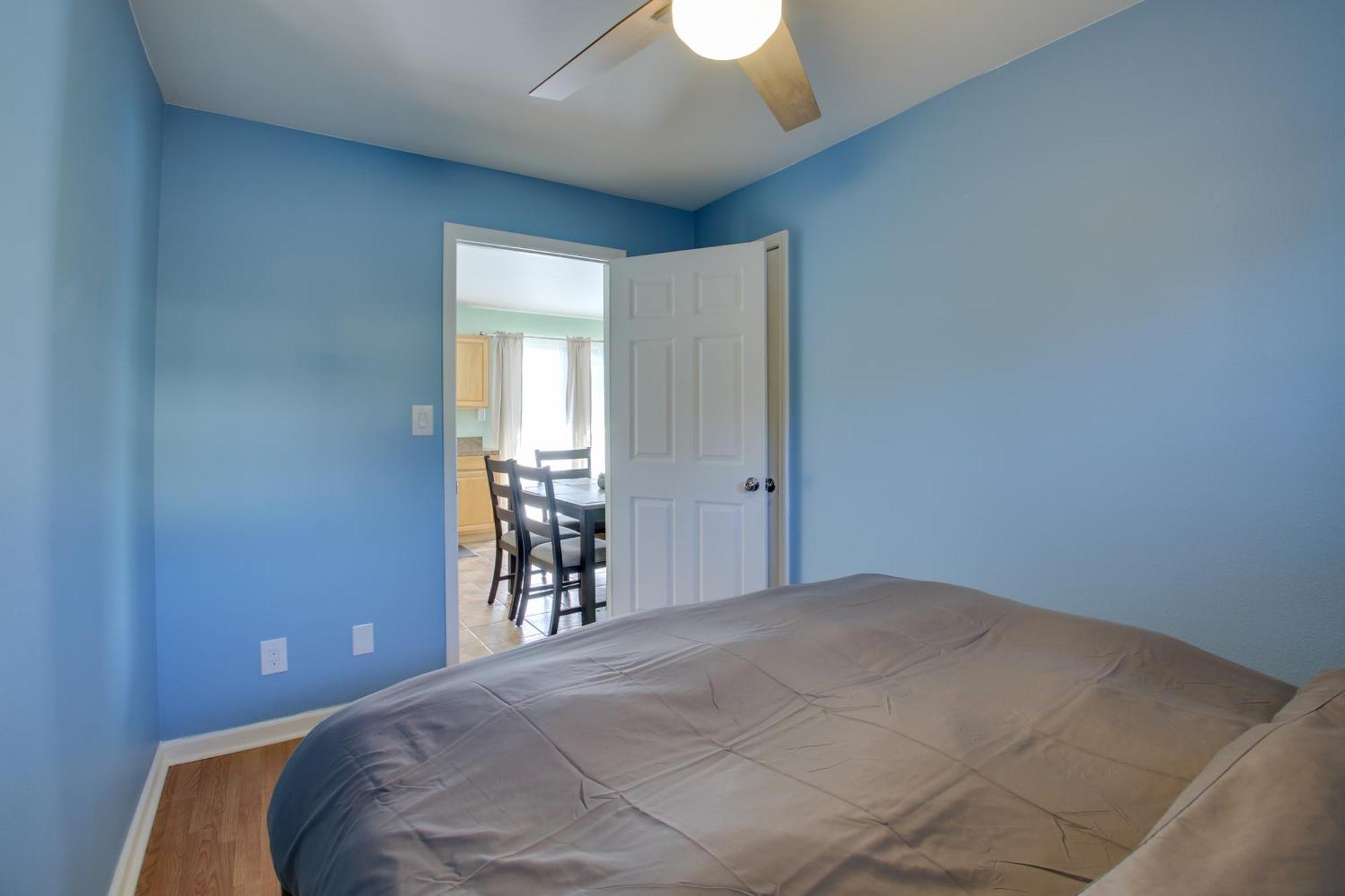 With Lake Access And Boat Dock! Apartment