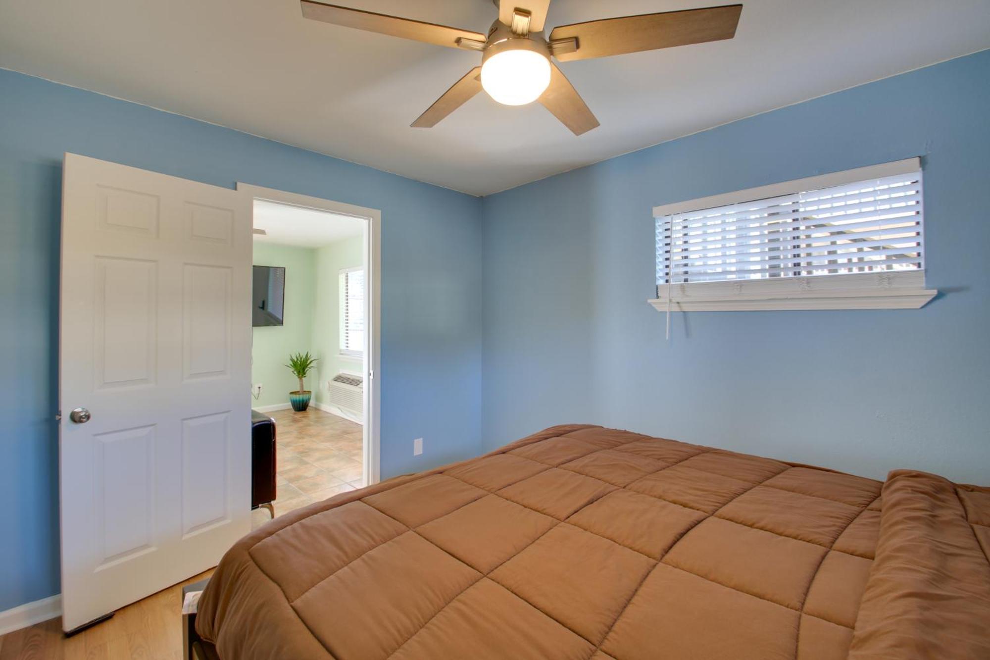 With Lake Access And Boat Dock! Apartment *