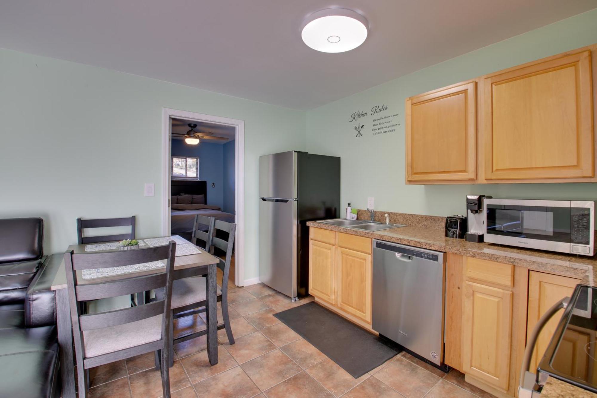 With Lake Access And Boat Dock! Apartment
