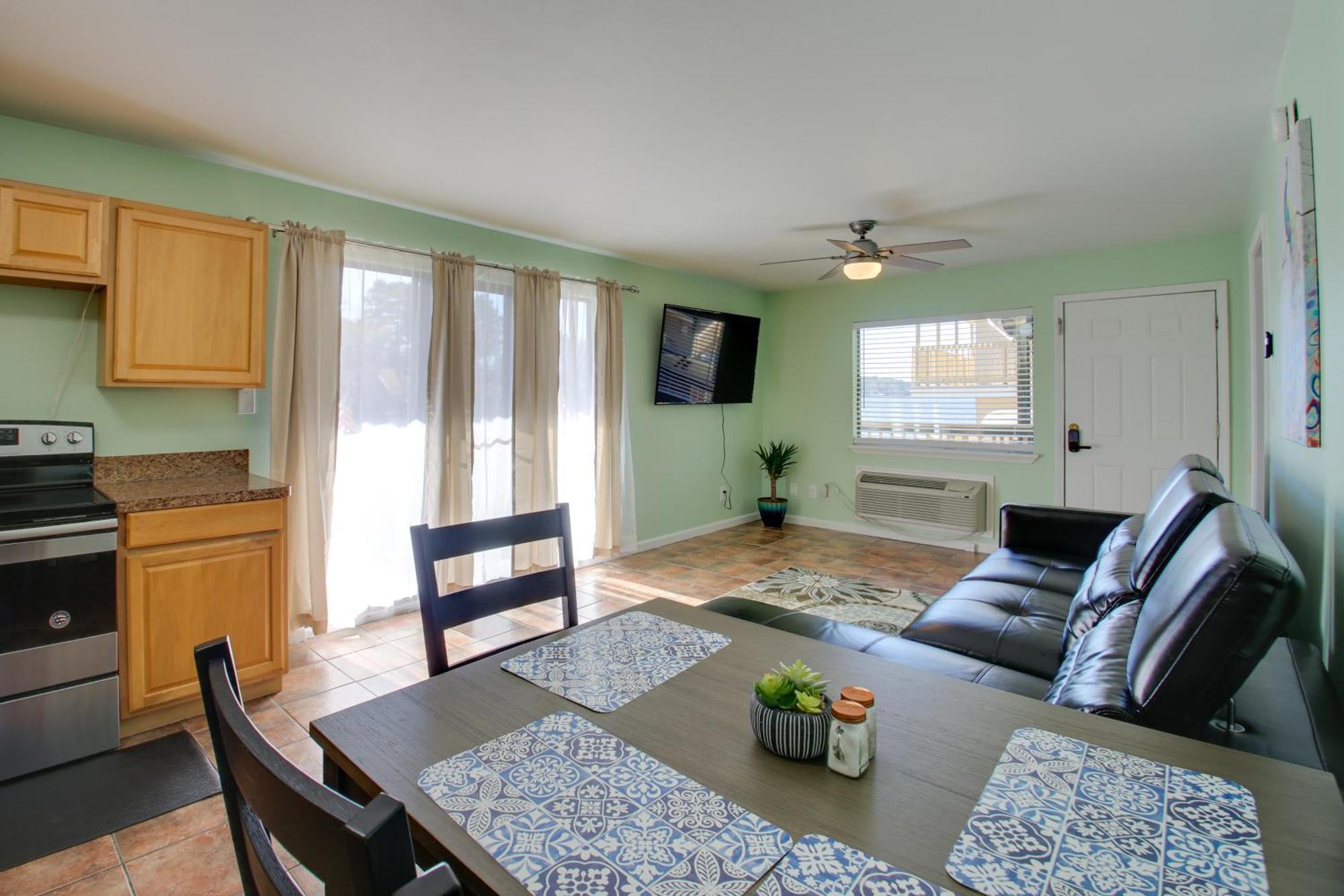 With Lake Access And Boat Dock! Apartment *