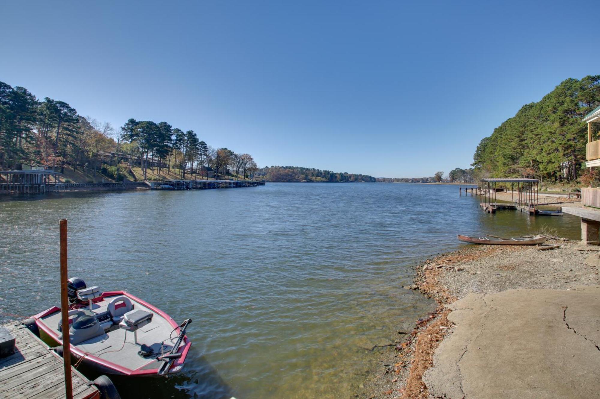 With Lake Access And Boat Dock! Hot Springs
