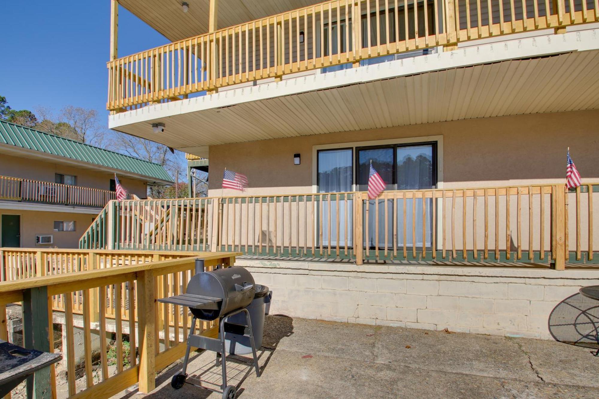 Apartment With Lake Access And Boat Dock!