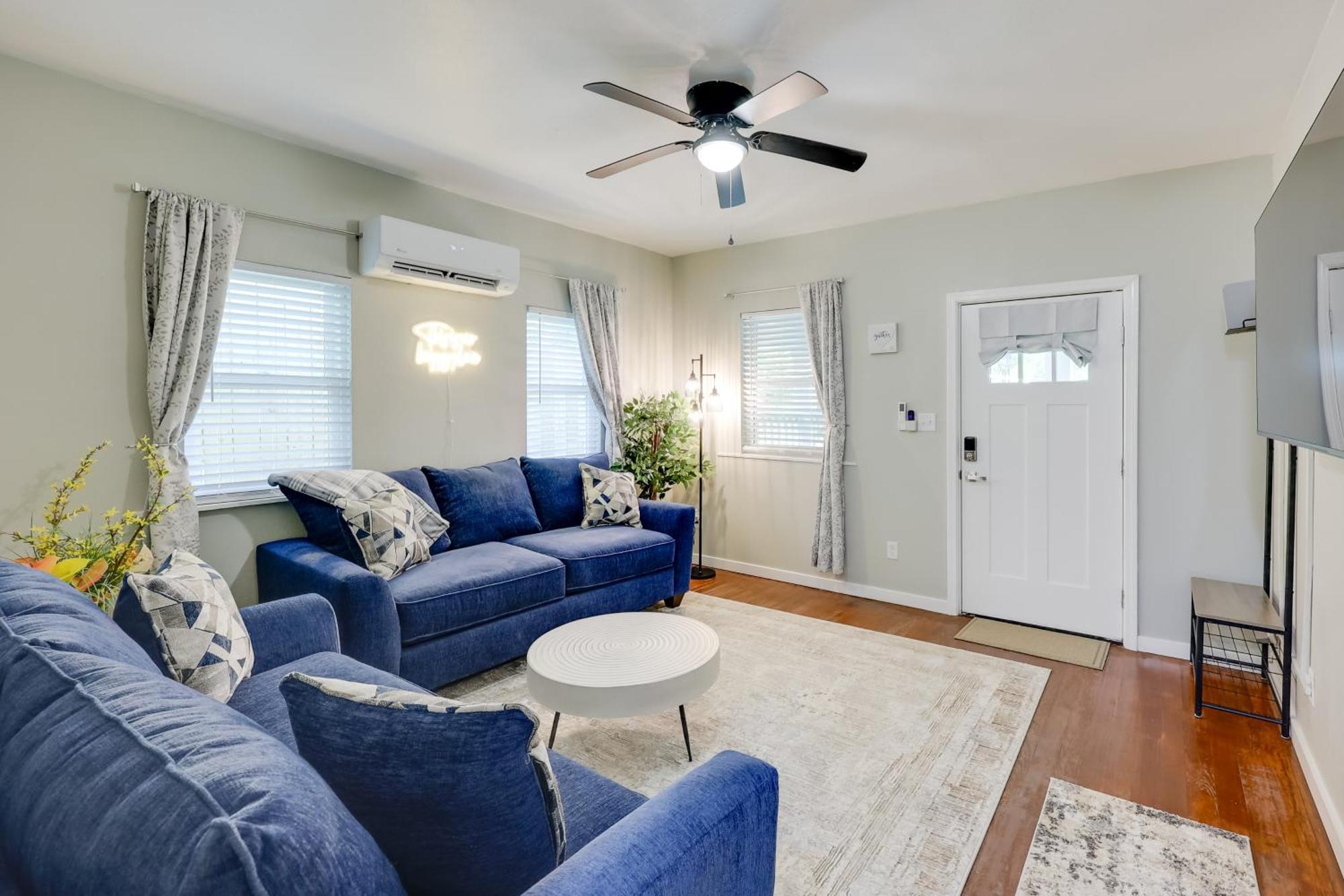 With Yard, Walk To Bathhouse Row! Holiday home *
