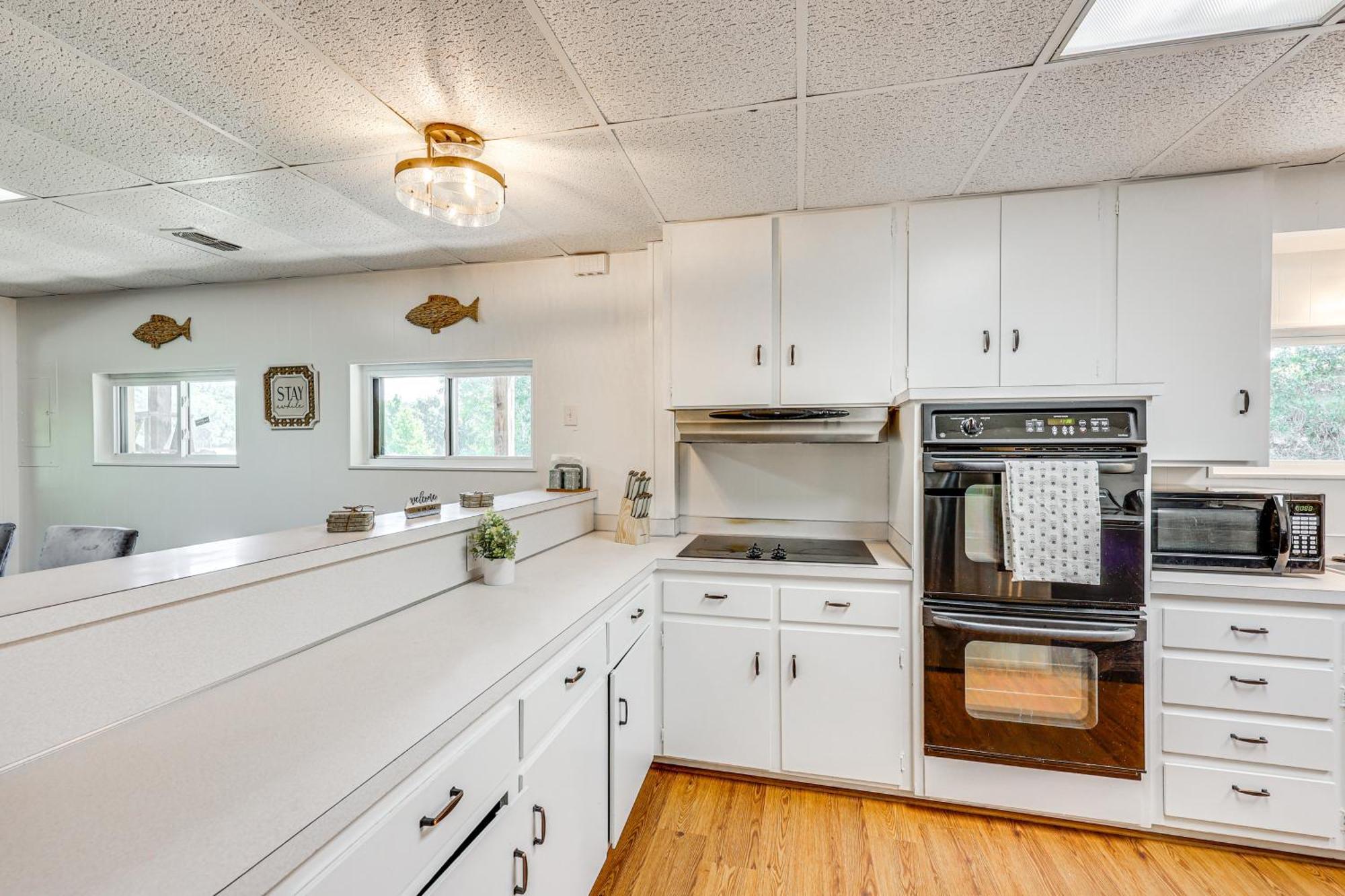 Lakeside Retreat With Pool Table! Hot Springs