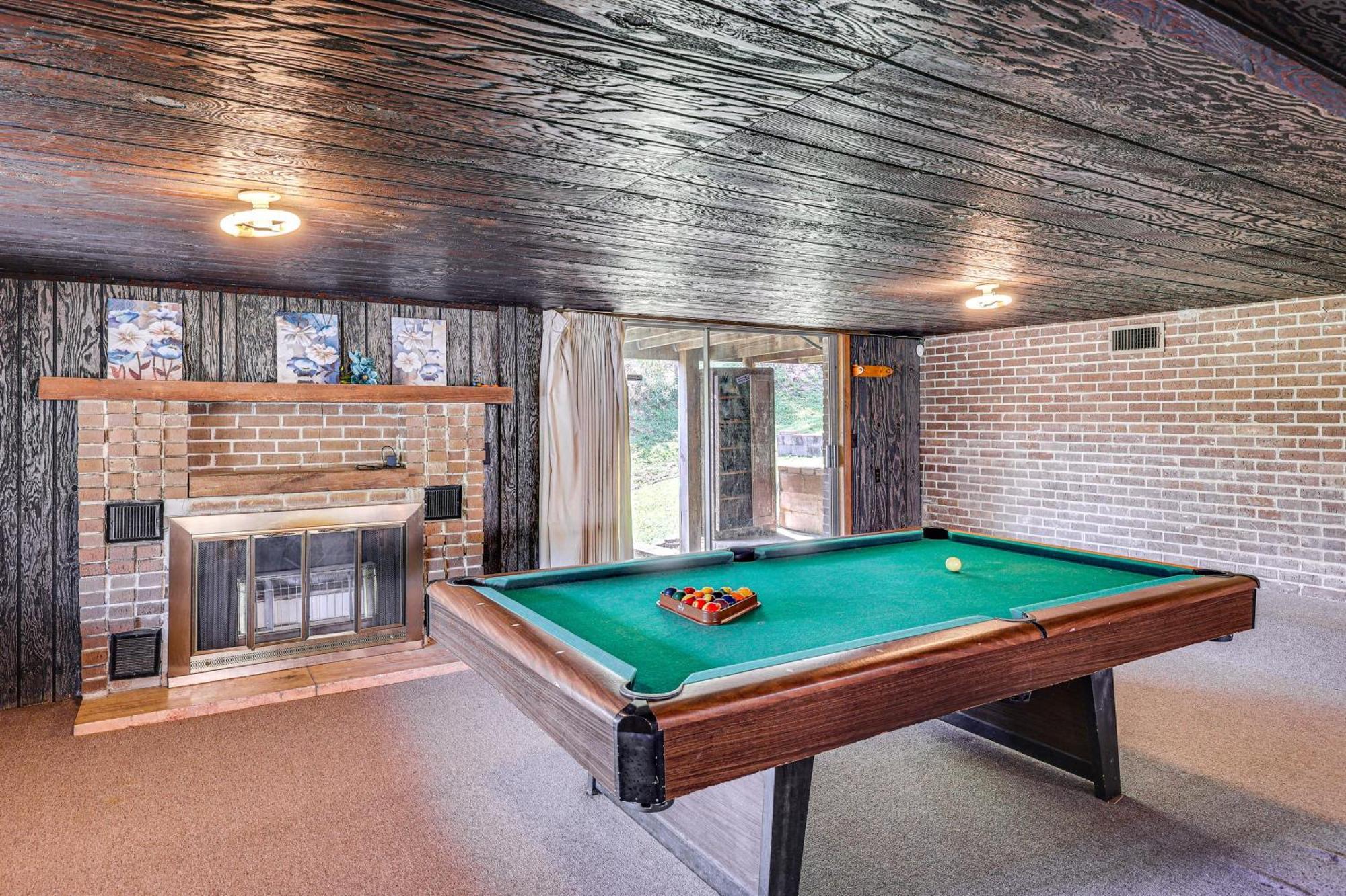 Holiday home Lakeside Retreat With Pool Table! Hot Springs