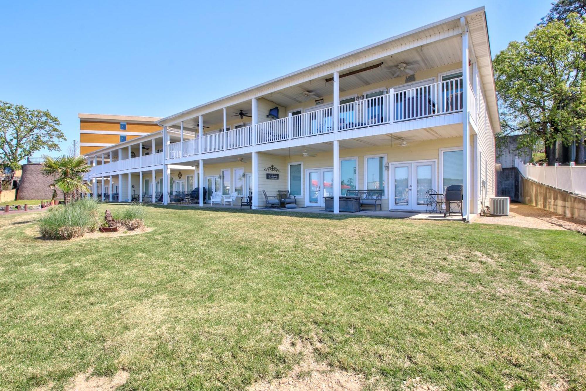 Lakeview Luxury *