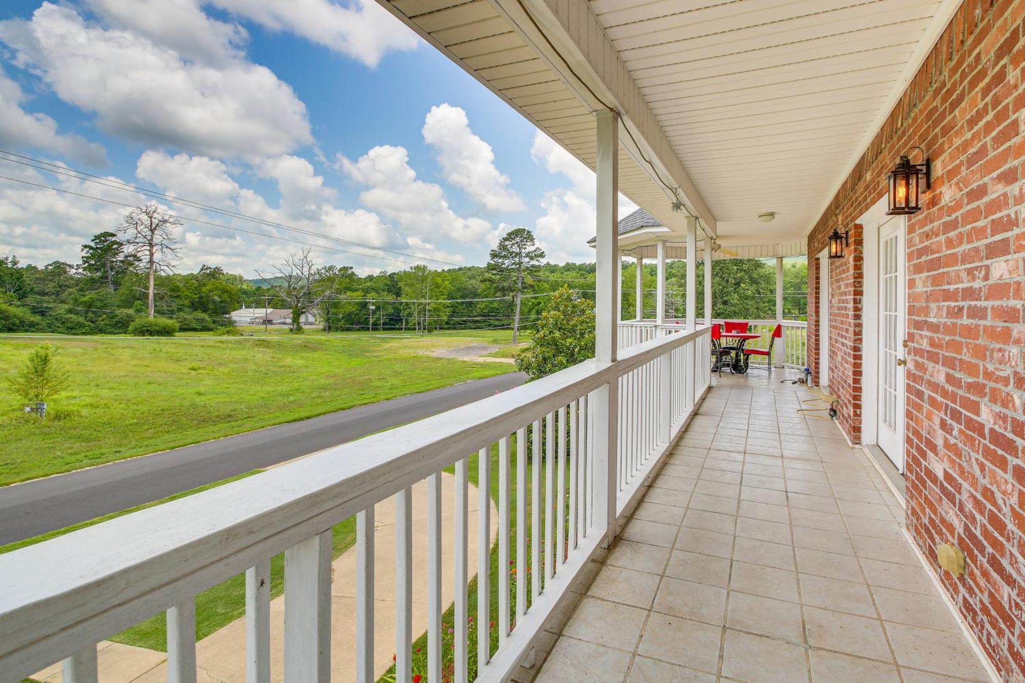 Holiday home Beautiful Less Than 1 Mi To National Park Hot Springs
