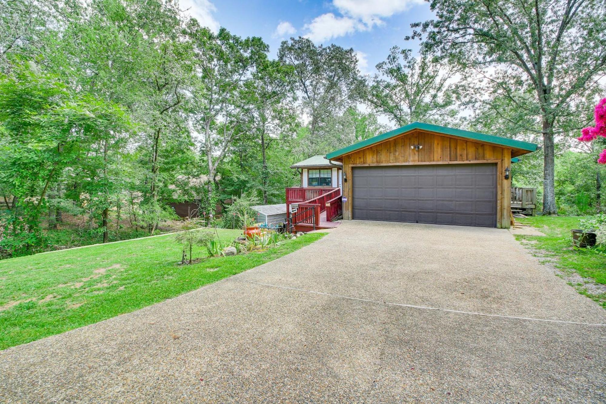 Holiday home Retreat With Private Dock And Hot Tub! *