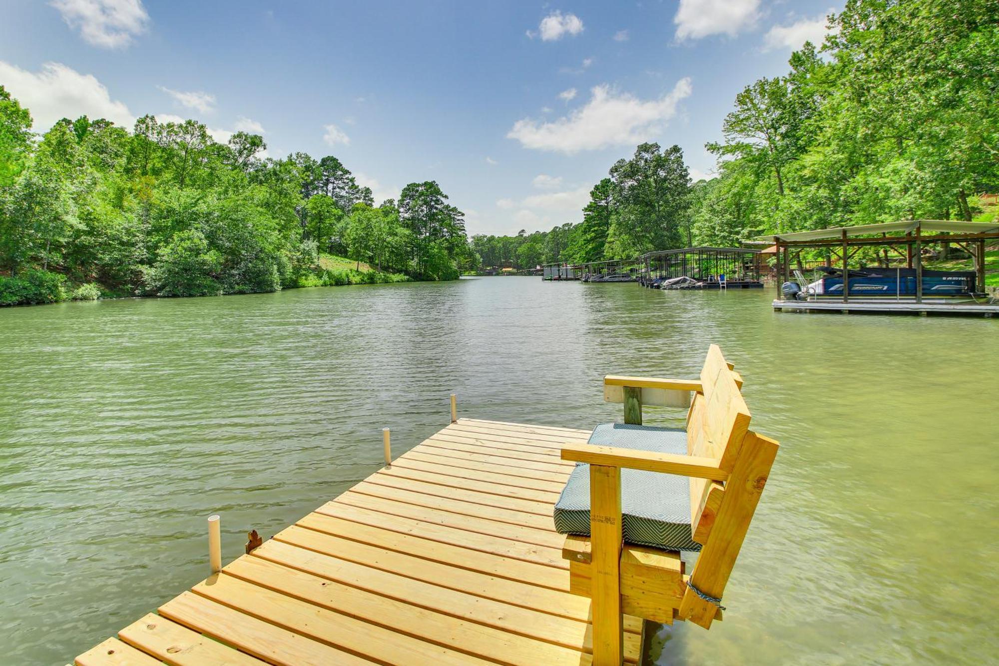 Retreat With Private Dock And Hot Tub!