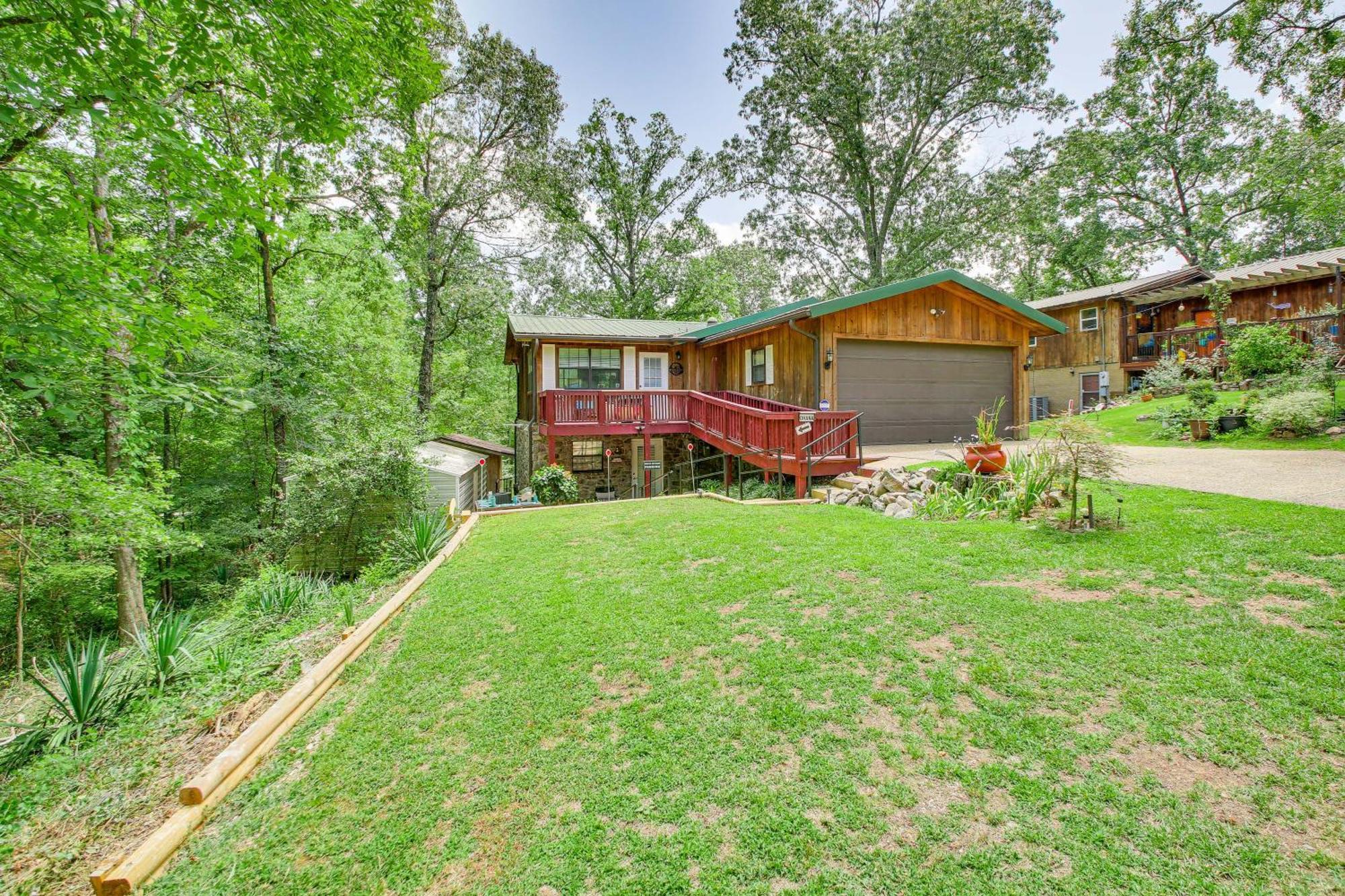 Retreat With Private Dock And Hot Tub! Holiday home Hot Springs
