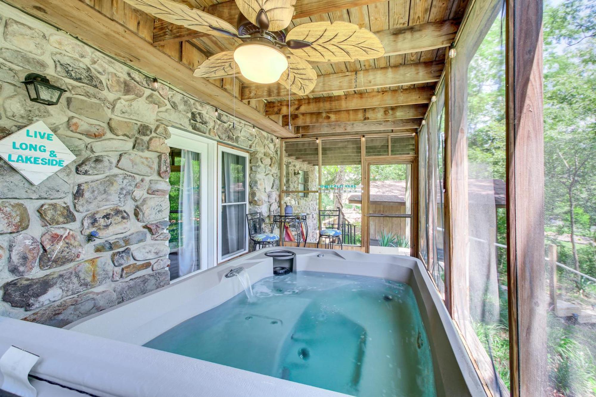 Retreat With Private Dock And Hot Tub! Holiday home