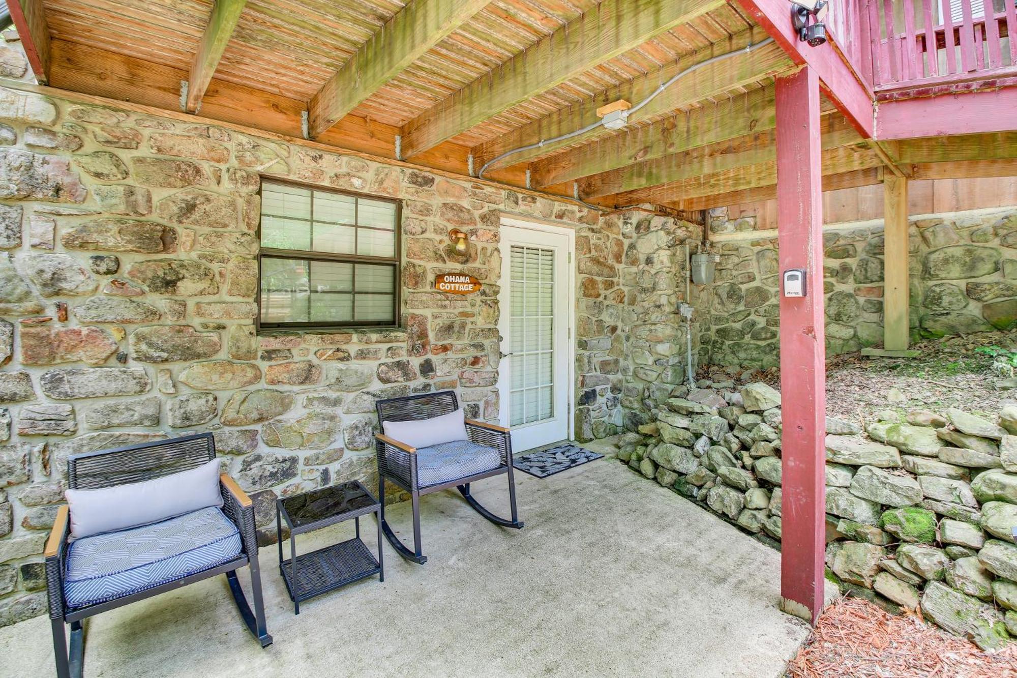Retreat With Private Dock And Hot Tub! Hot Springs