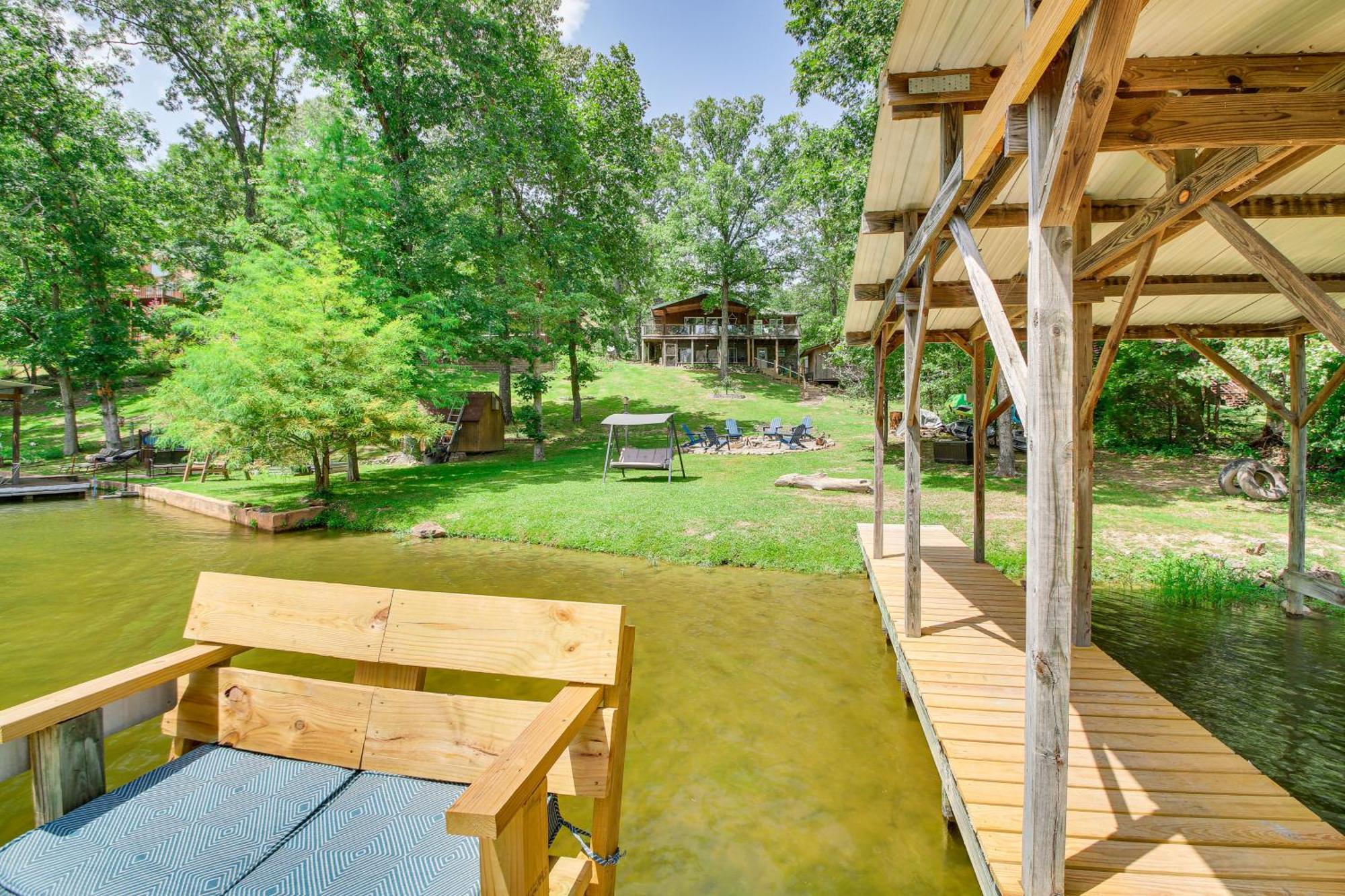 Retreat With Private Dock And Hot Tub! *
