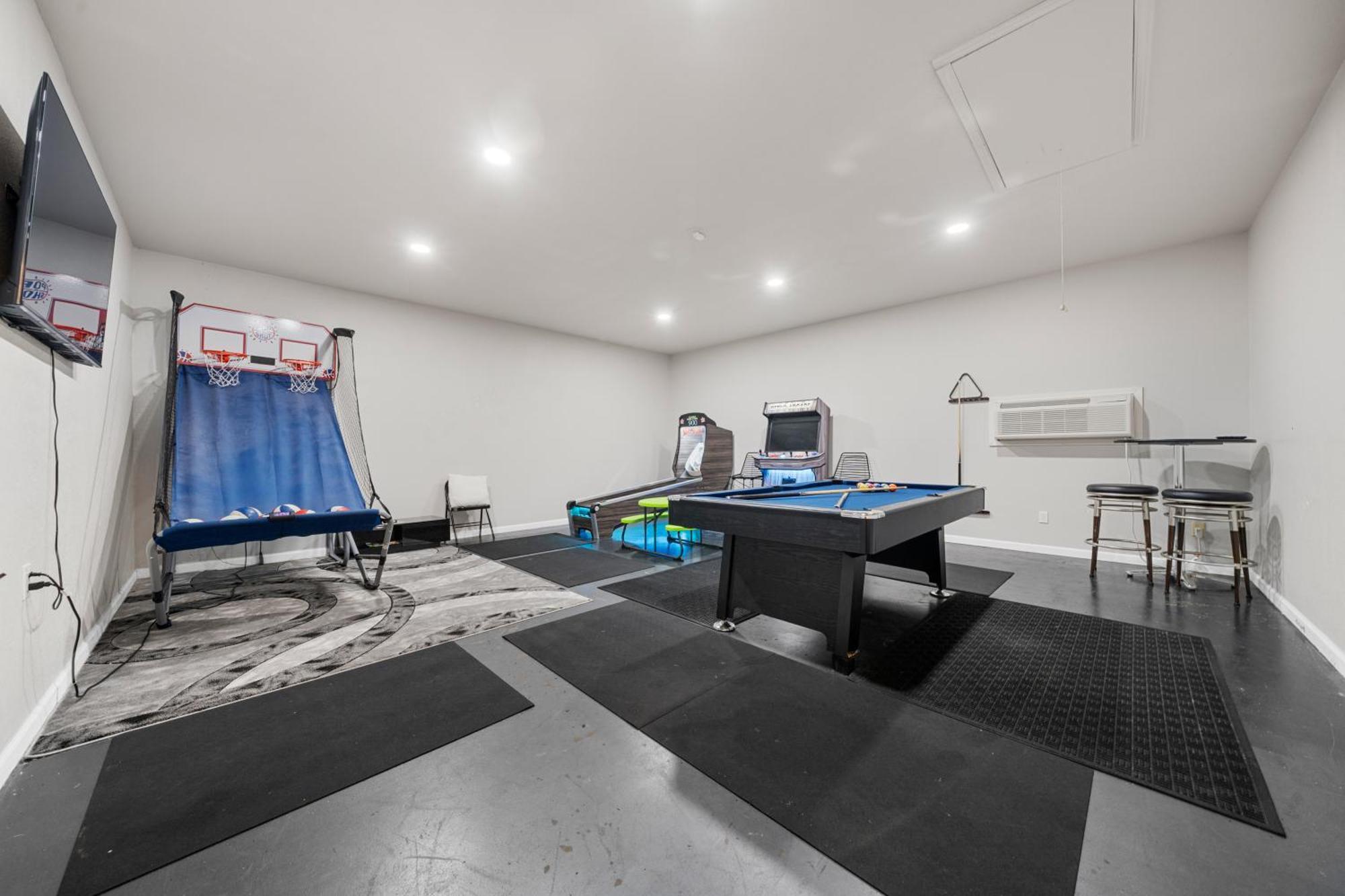 Holiday home Rockwell Retreat - Pool, Hot Tub, Sleeps 18+ *