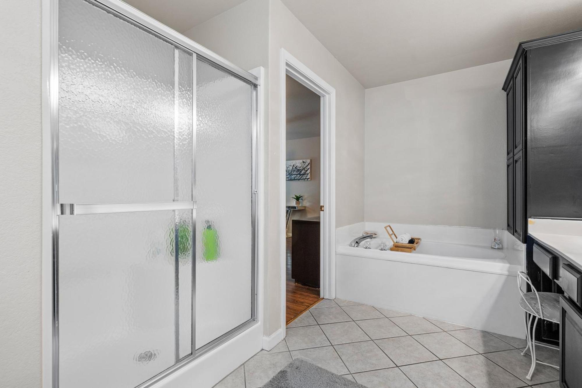 Rockwell Retreat - Pool, Hot Tub, Sleeps 18+ *