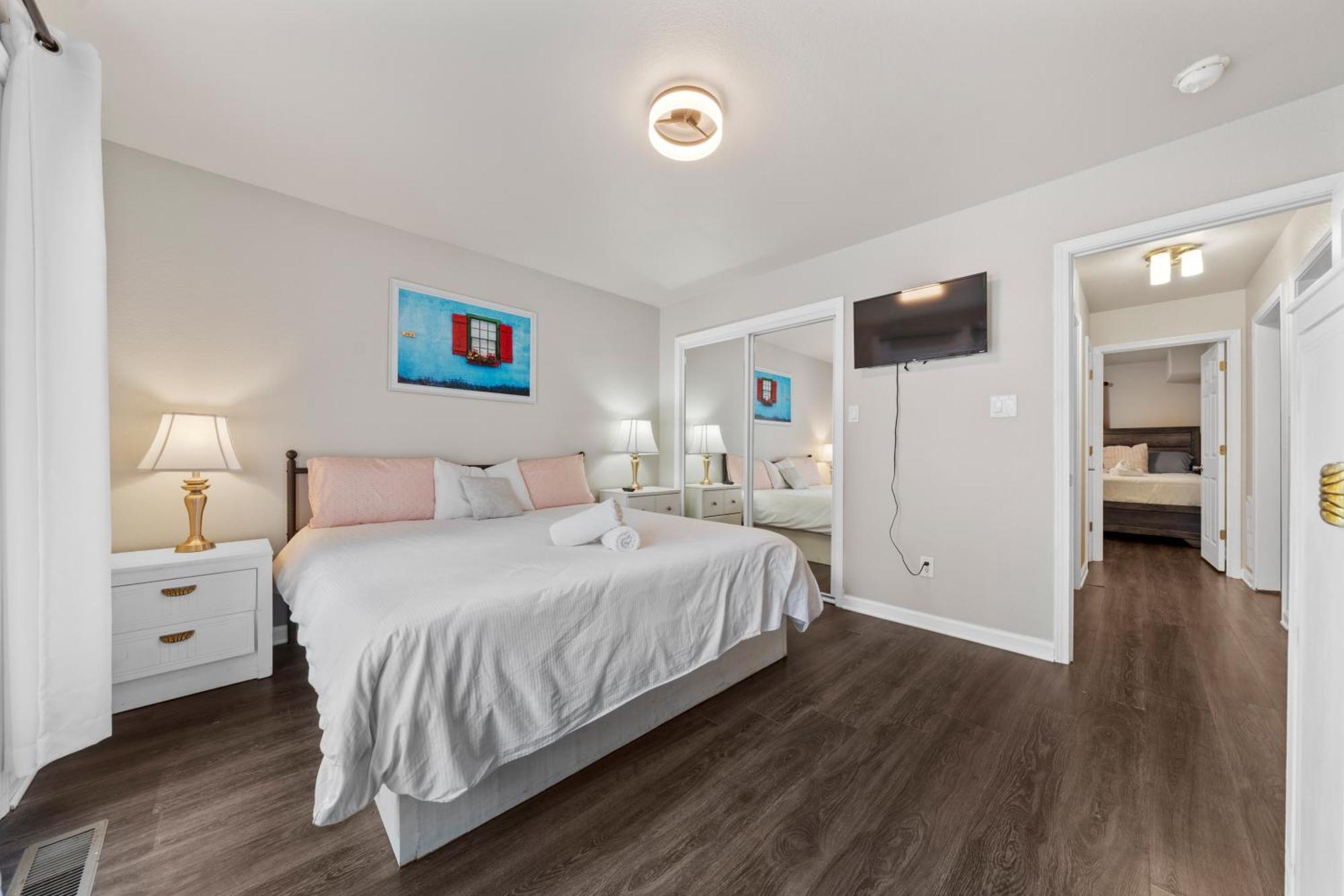 Rockwell Retreat - Pool, Hot Tub, Sleeps 18+