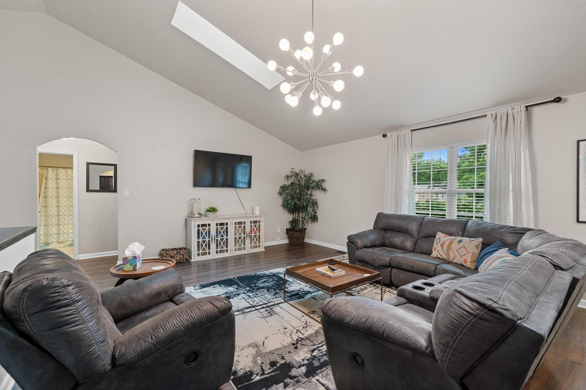 Holiday home Rockwell Retreat - Pool, Hot Tub, Sleeps 18+ *