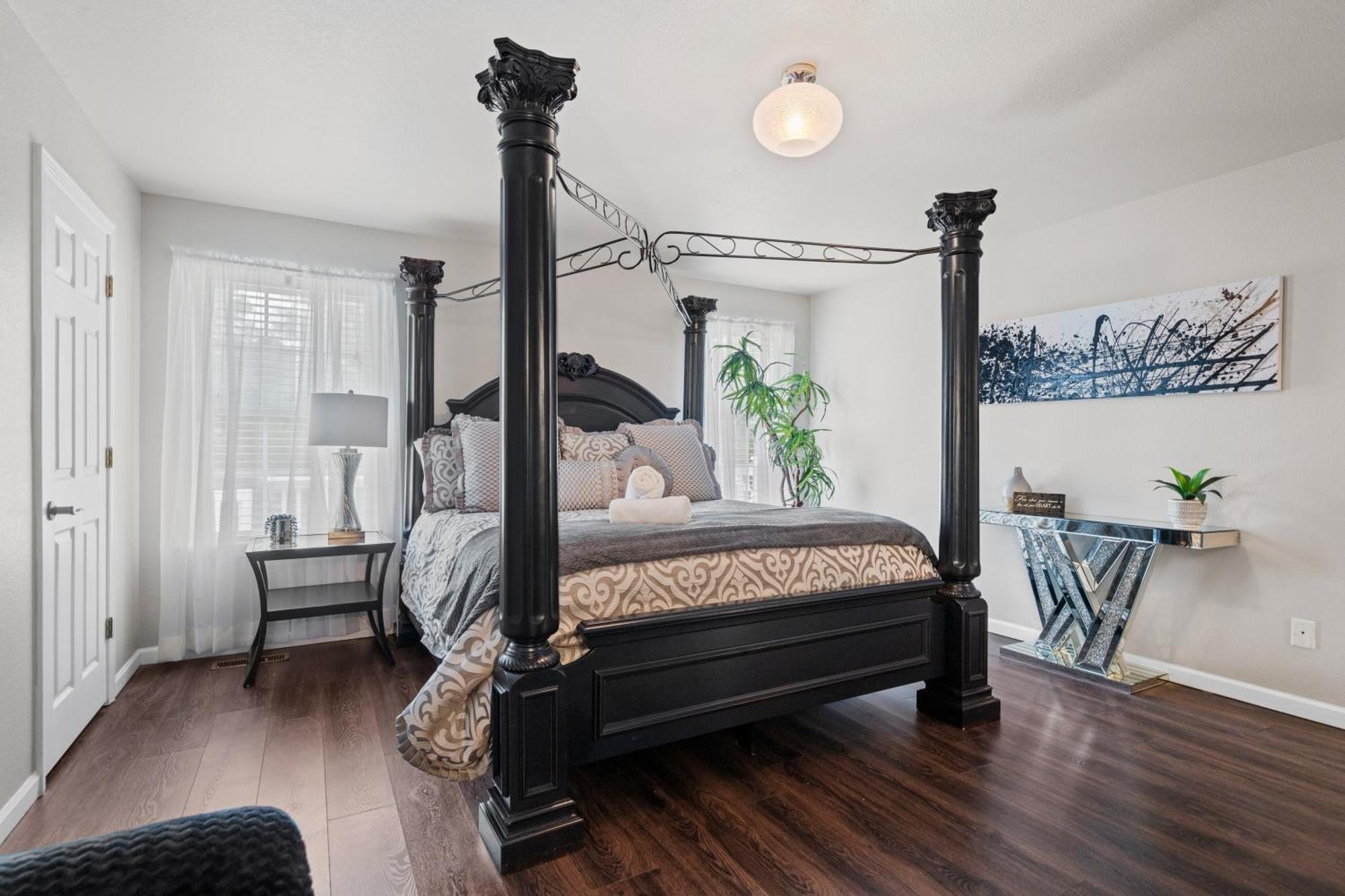 Rockwell Retreat - Pool, Hot Tub, Sleeps 18+ Hot Springs