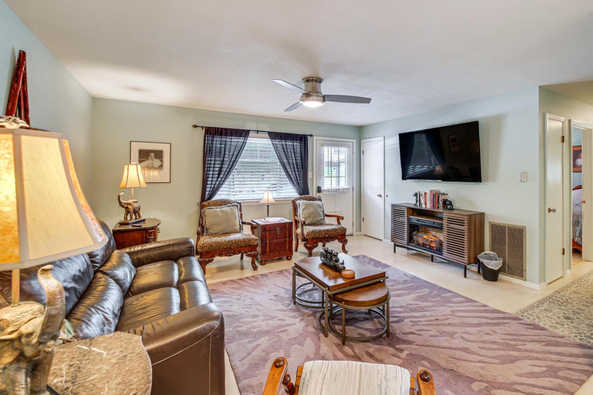 Dog-friendly About 1 Mi To Downtown Holiday home