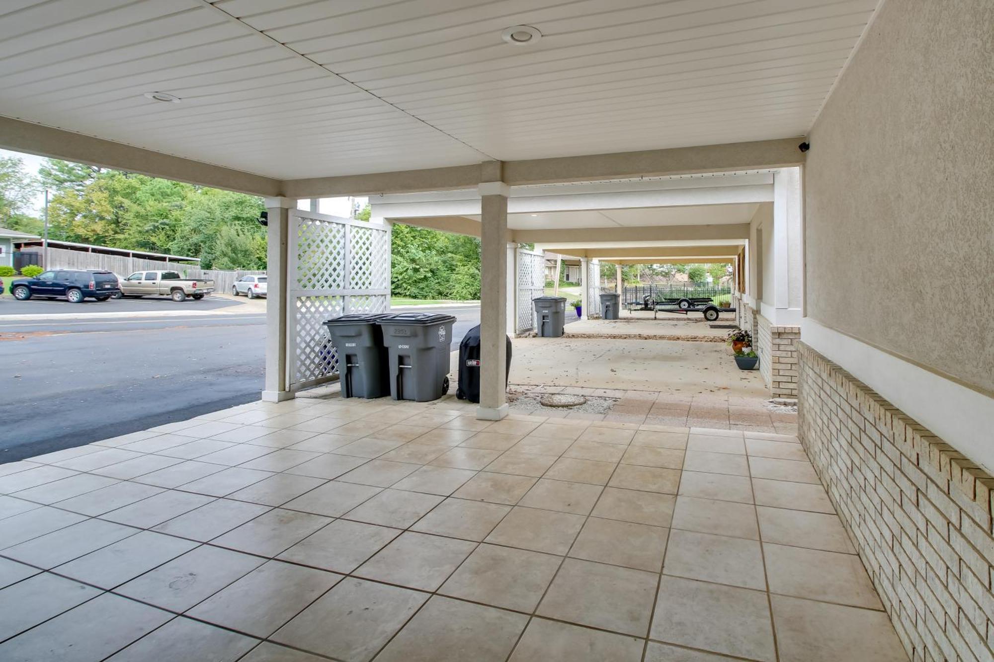 Lakefront Duplex With Shared Dock