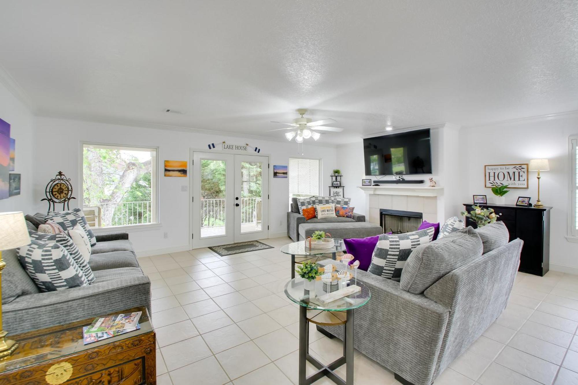 Apartment Lakefront Duplex With Shared Dock *