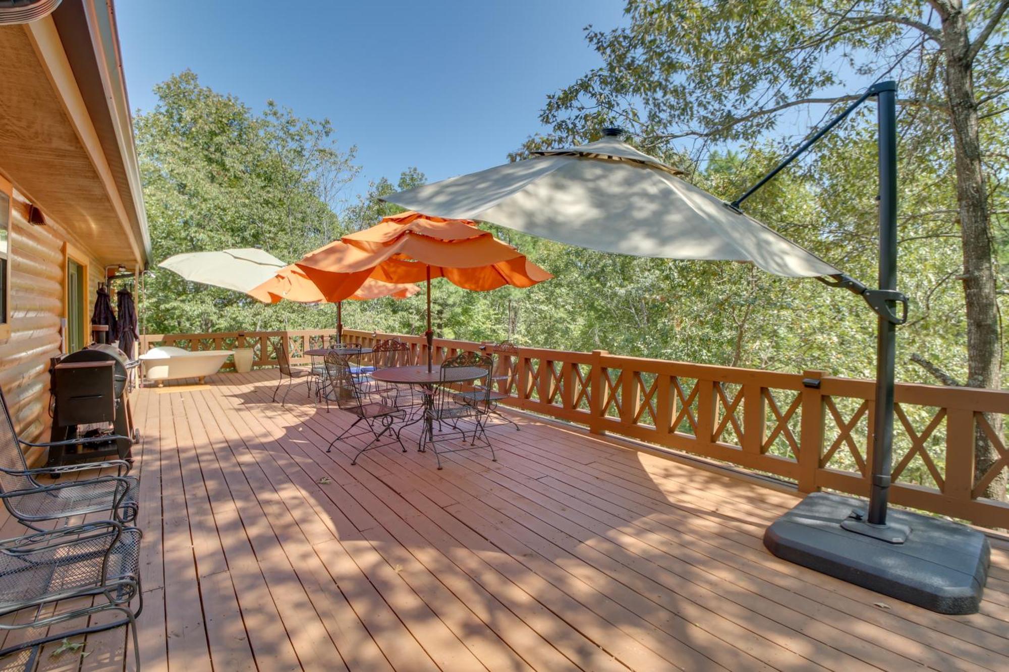 Deck With Mountain Views! *