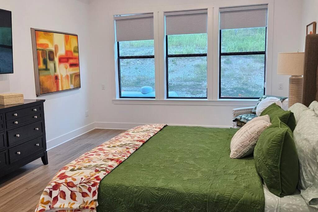 Family Fun House - Pet Friendly! 12 Min To Oaklawn Holiday home Hot Springs