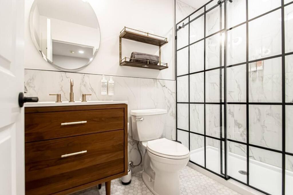 Heart Of Downtown, Walk To Bathhouses, Restaurants # 202 Apartment *