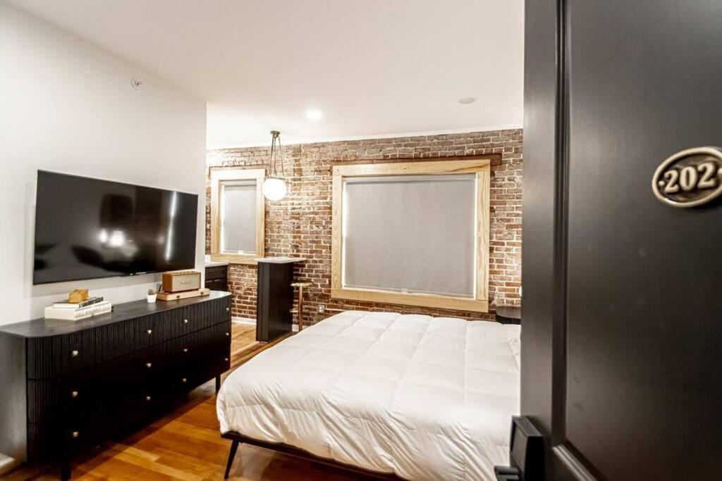 Apartment Heart Of Downtown, Walk To Bathhouses, Restaurants # 202 Hot Springs