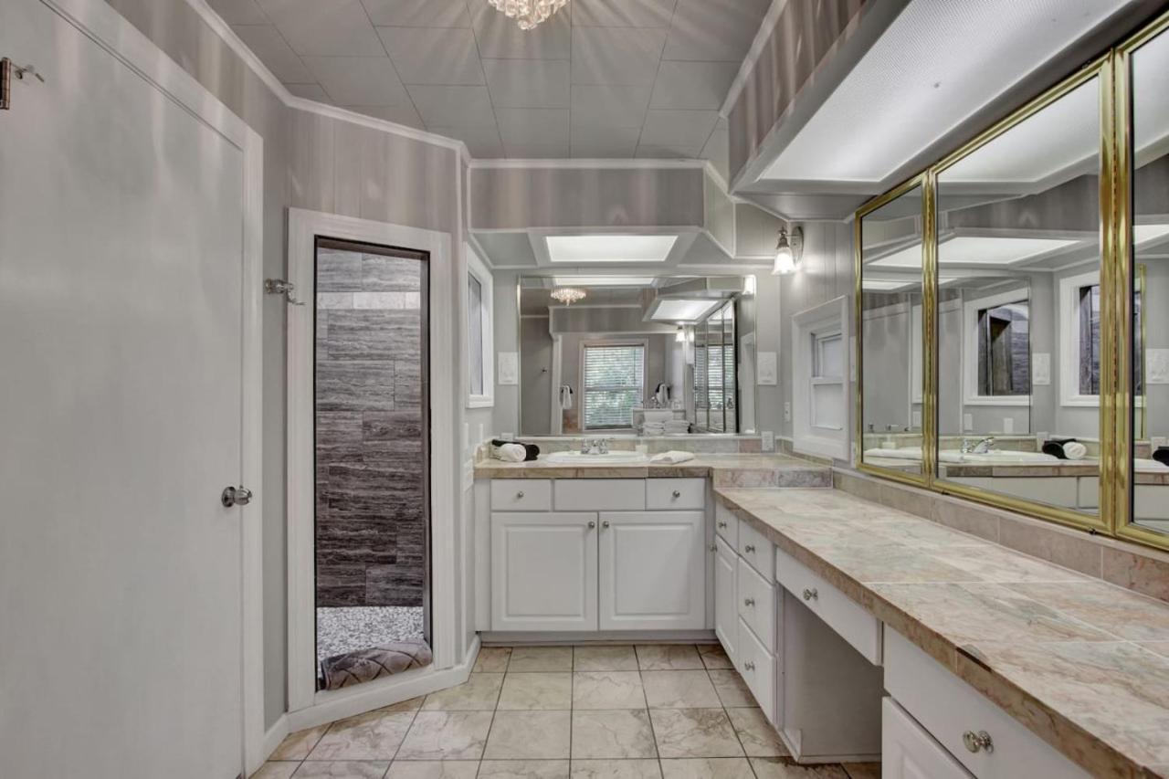 Holiday home Haven Estate With Hot Tub And Game Hot Springs