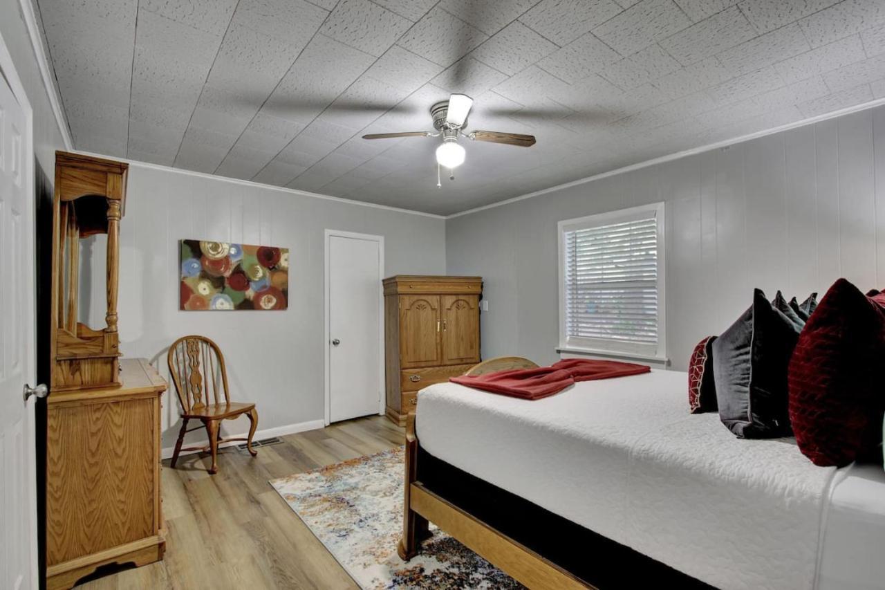 Holiday home Haven Estate With Hot Tub And Game Hot Springs