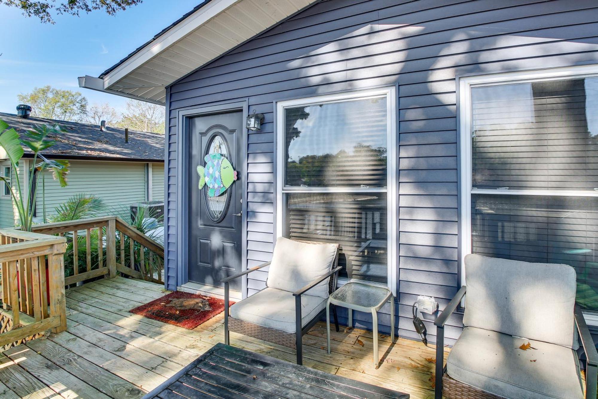 Holiday home Lakefront With Swim Dock! *