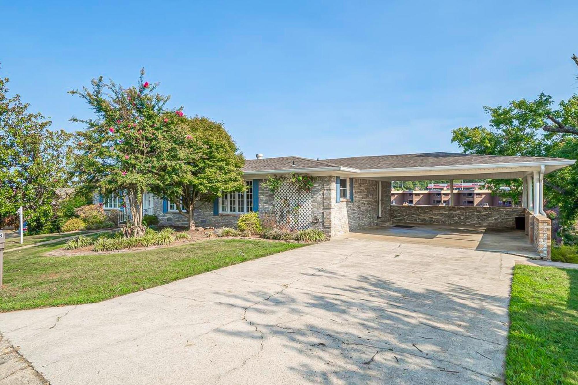 Waterside Retreat On Hamilton *