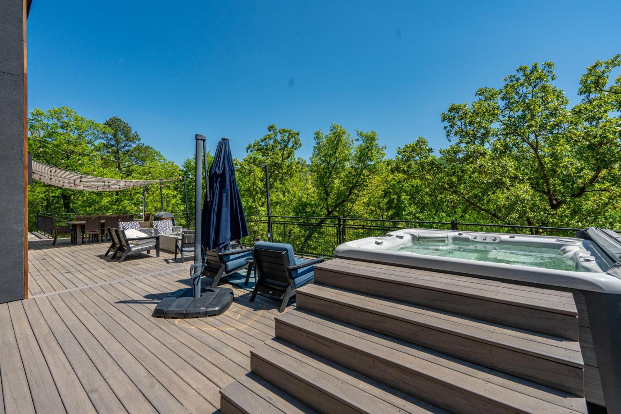 Luxurious Retreat! Private Creek View, Hot-tub, Pool Holiday home Hot Springs