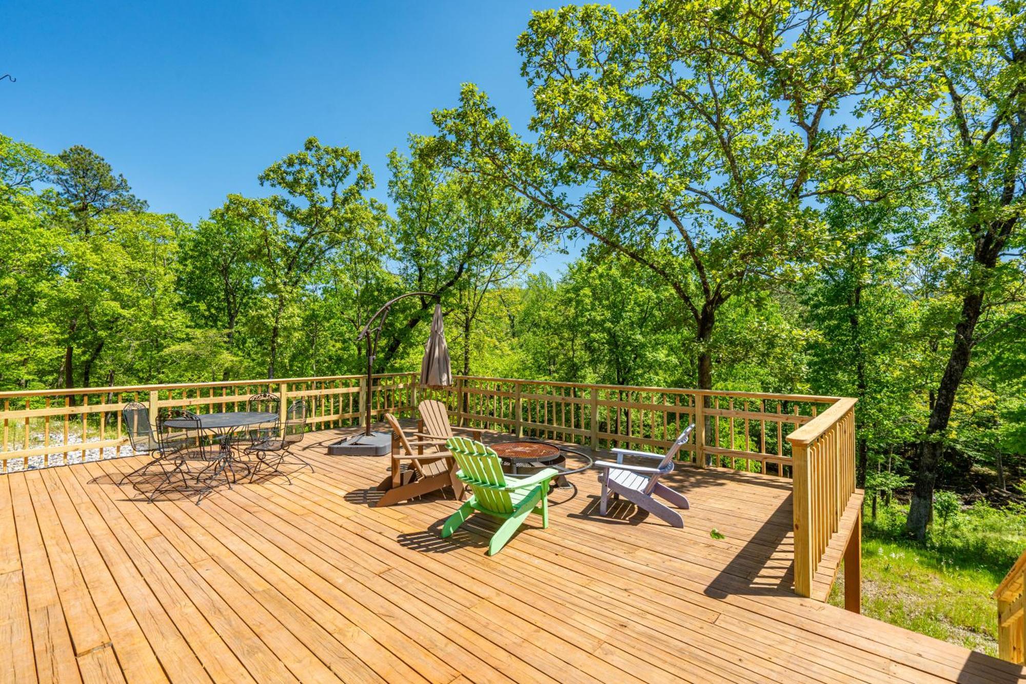 Holiday home Luxurious Retreat! Private Creek View, Hot-tub, Pool