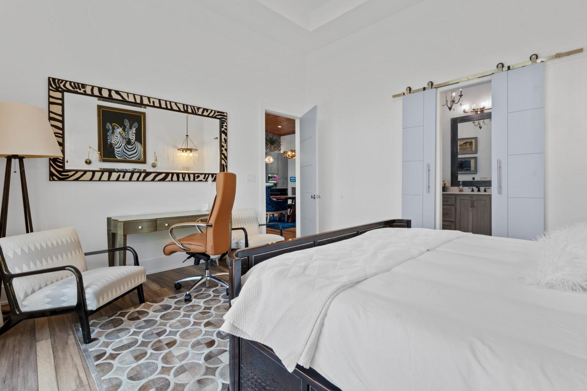 Holiday home Luxurious Retreat! Private Creek View, Hot-tub, Pool