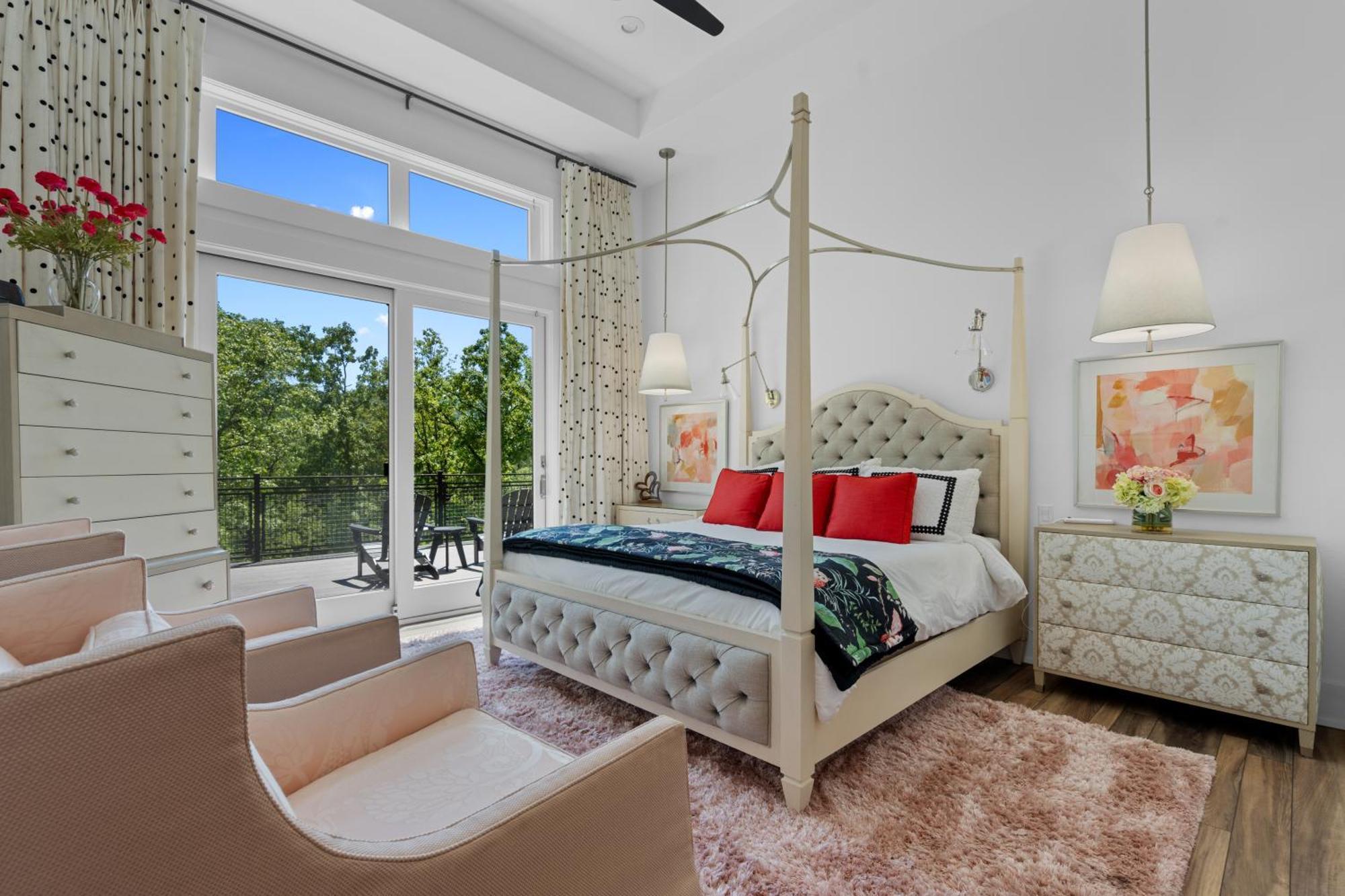Luxurious Retreat! Private Creek View, Hot-tub, Pool Holiday home *