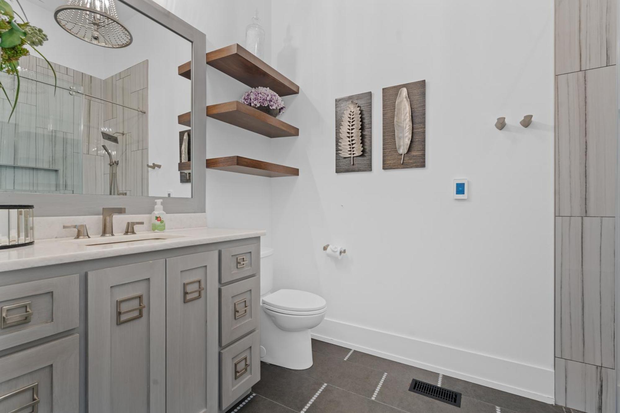 Luxurious Retreat! Private Creek View, Hot-tub, Pool Holiday home