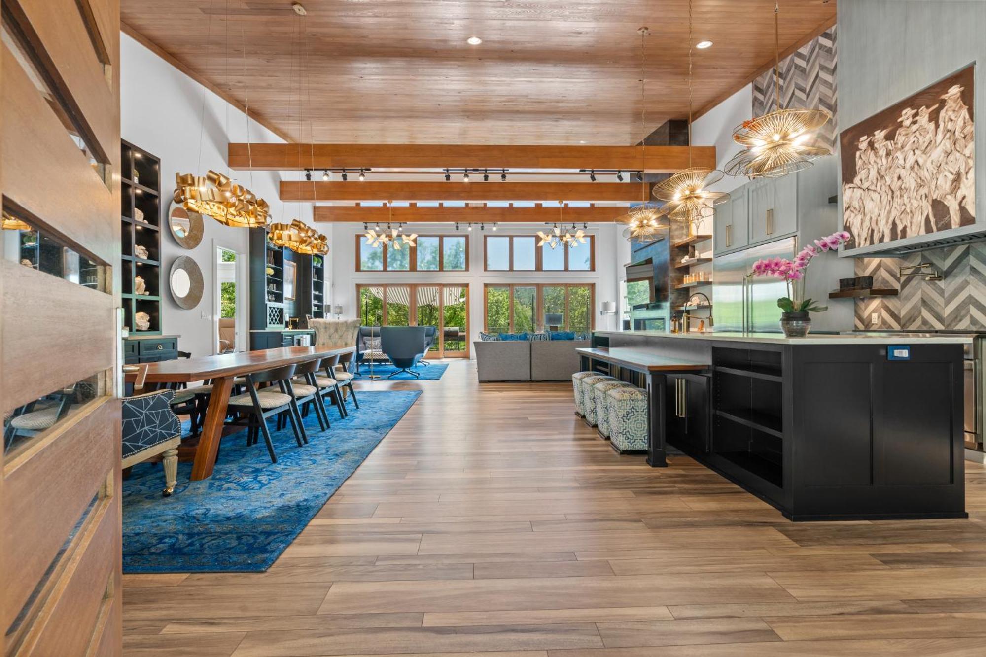 Holiday home Luxurious Retreat! Private Creek View, Hot-tub, Pool Hot Springs