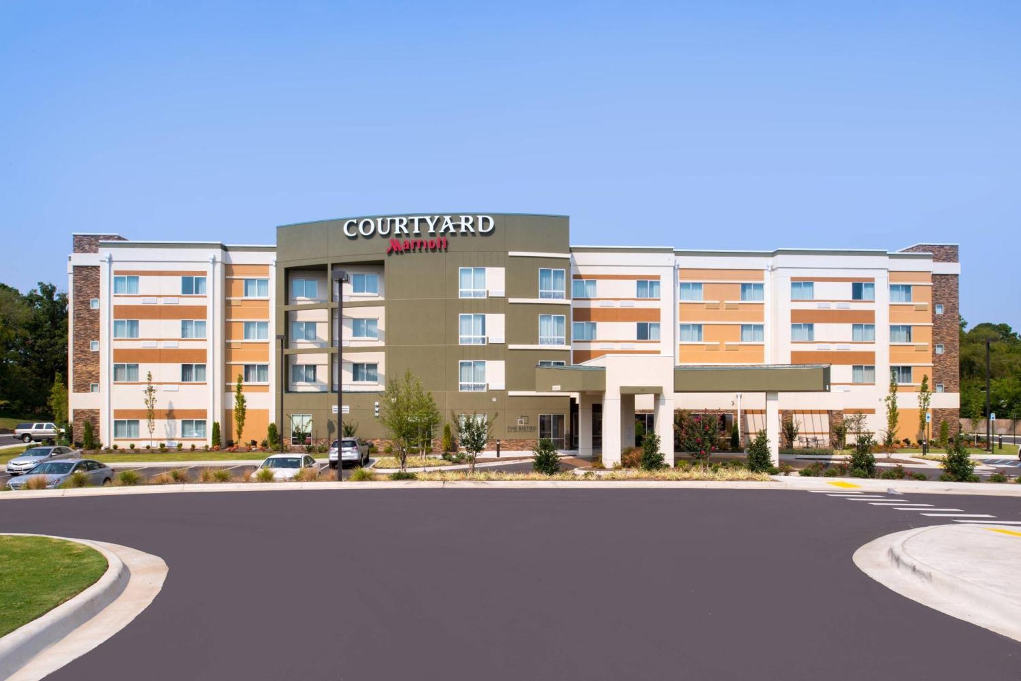Courtyard By Marriott Hotel 3*