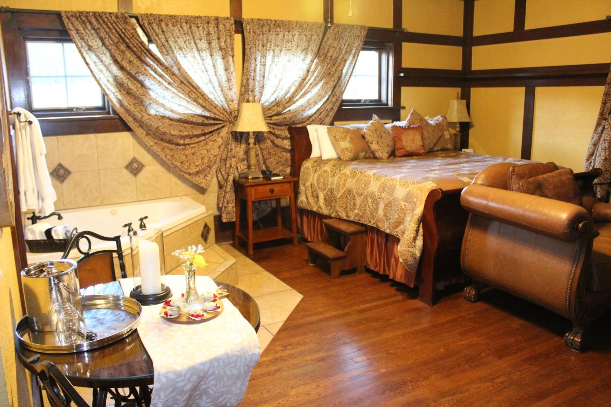 Hilltop Manor Bed & Breakfast 4*