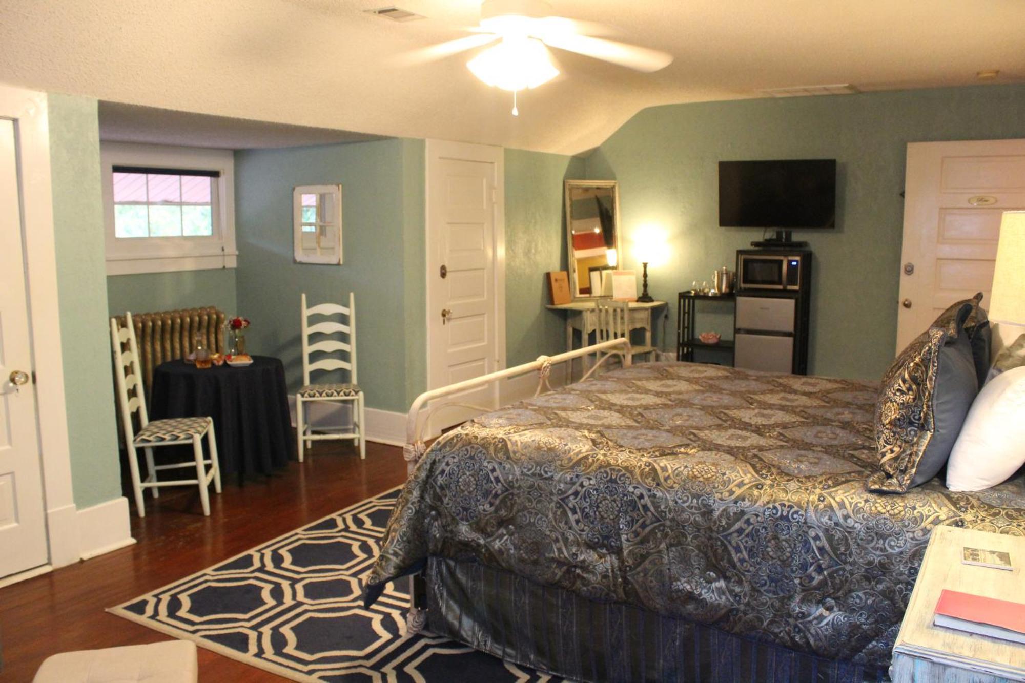 Bed & Breakfast Hilltop Manor Hot Springs