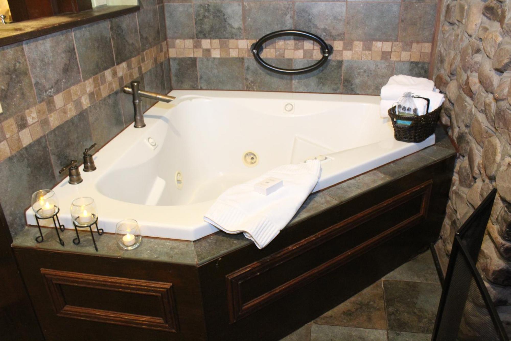 Hilltop Manor Bed & Breakfast